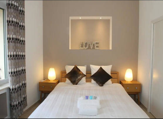 Chambre lit appartement Cannes centre Macé 4 pièces 105 m²